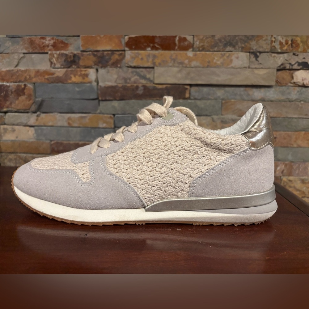 Aqua Women's Beige and Cream Sneakers